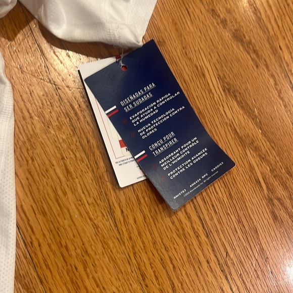 champion white wick-away - Picture 2 of 2